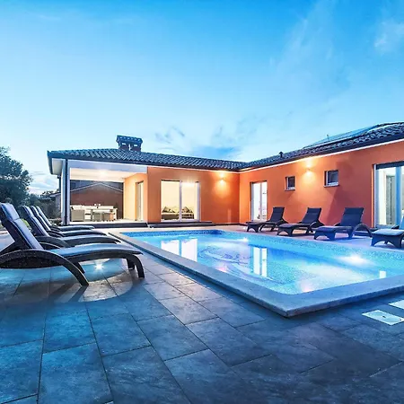 Haus Stella In Kapelica- Istrien Mit Privatem Pool By Interhome Prázdninový dům *
