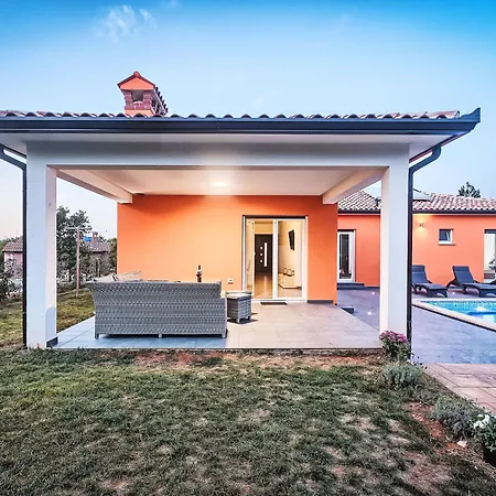 Haus Stella In Kapelica- Istrien Mit Privatem Pool By Interhome *